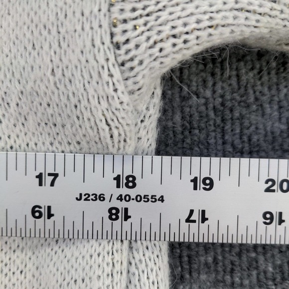 Bramble Lane Women's Pullover Sweater White Gold Medium Metallic Shoulder Pads - Picture 12 of 12